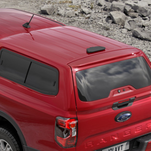 Trda streha s stranskimi stekli, Lucid Red